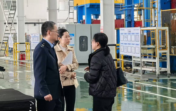 精准服务启新程 税惠春风助成长