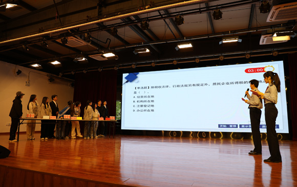 东风花柳春送暖 “税与争锋”进校园